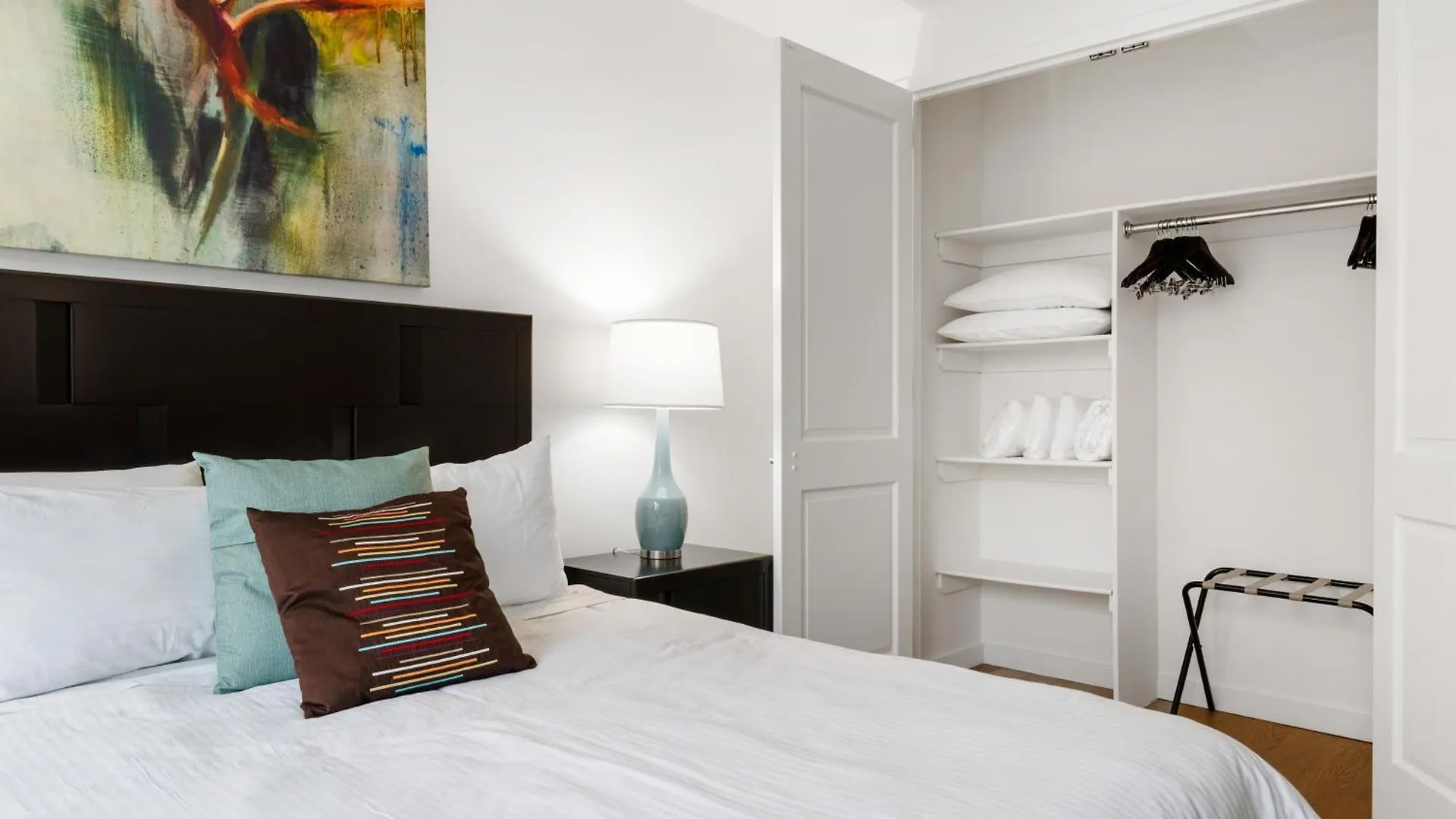 Global Luxury Suites At The Marc New York Apartment