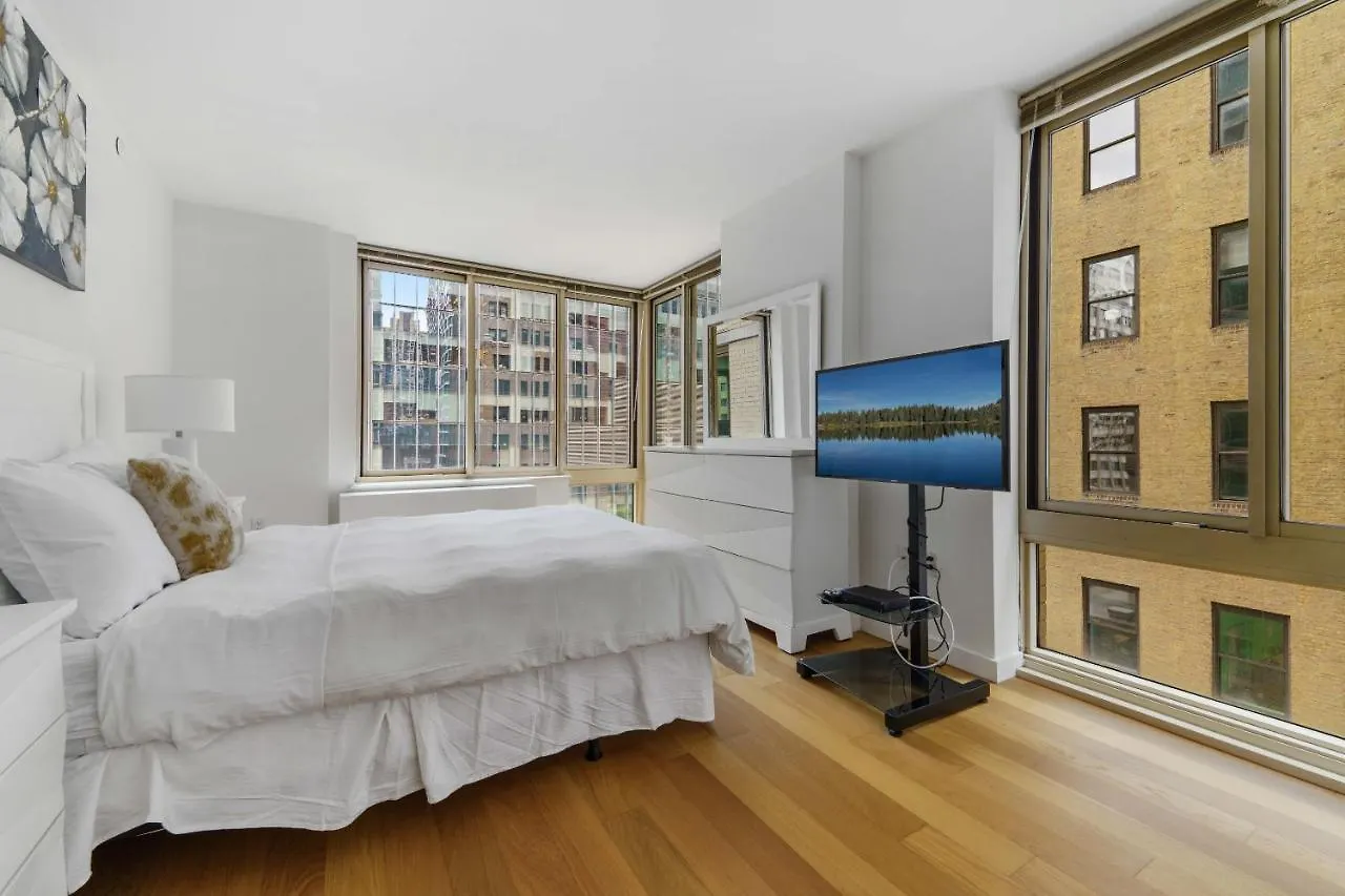 Global Luxury Suites At The Marc New York Apartment