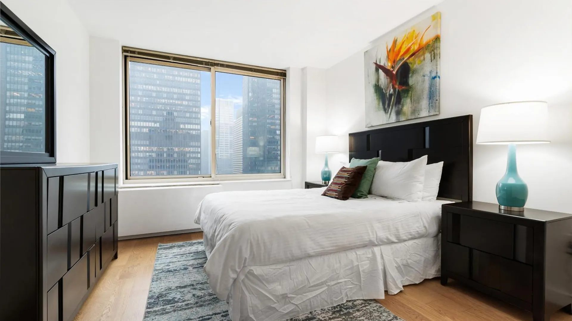 Global Luxury Suites At The Marc New York