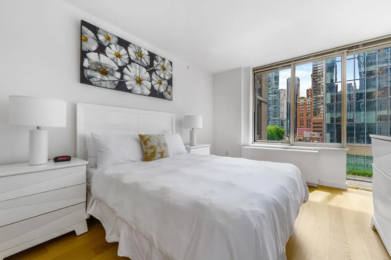 Global Luxury Suites At The Marc New York Apartment
